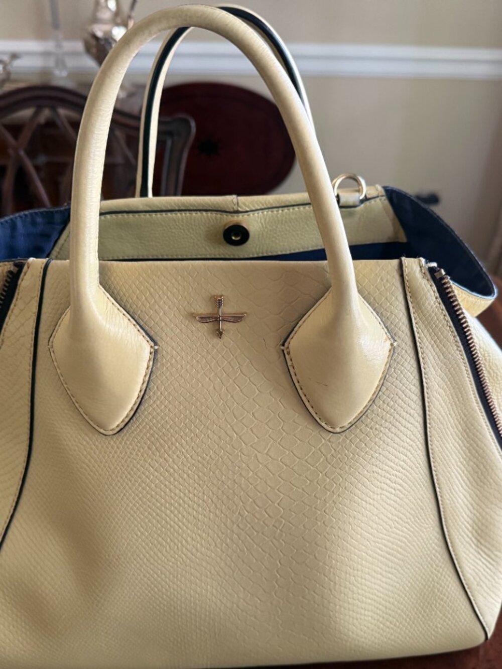 Purse - Picture 2 of 6